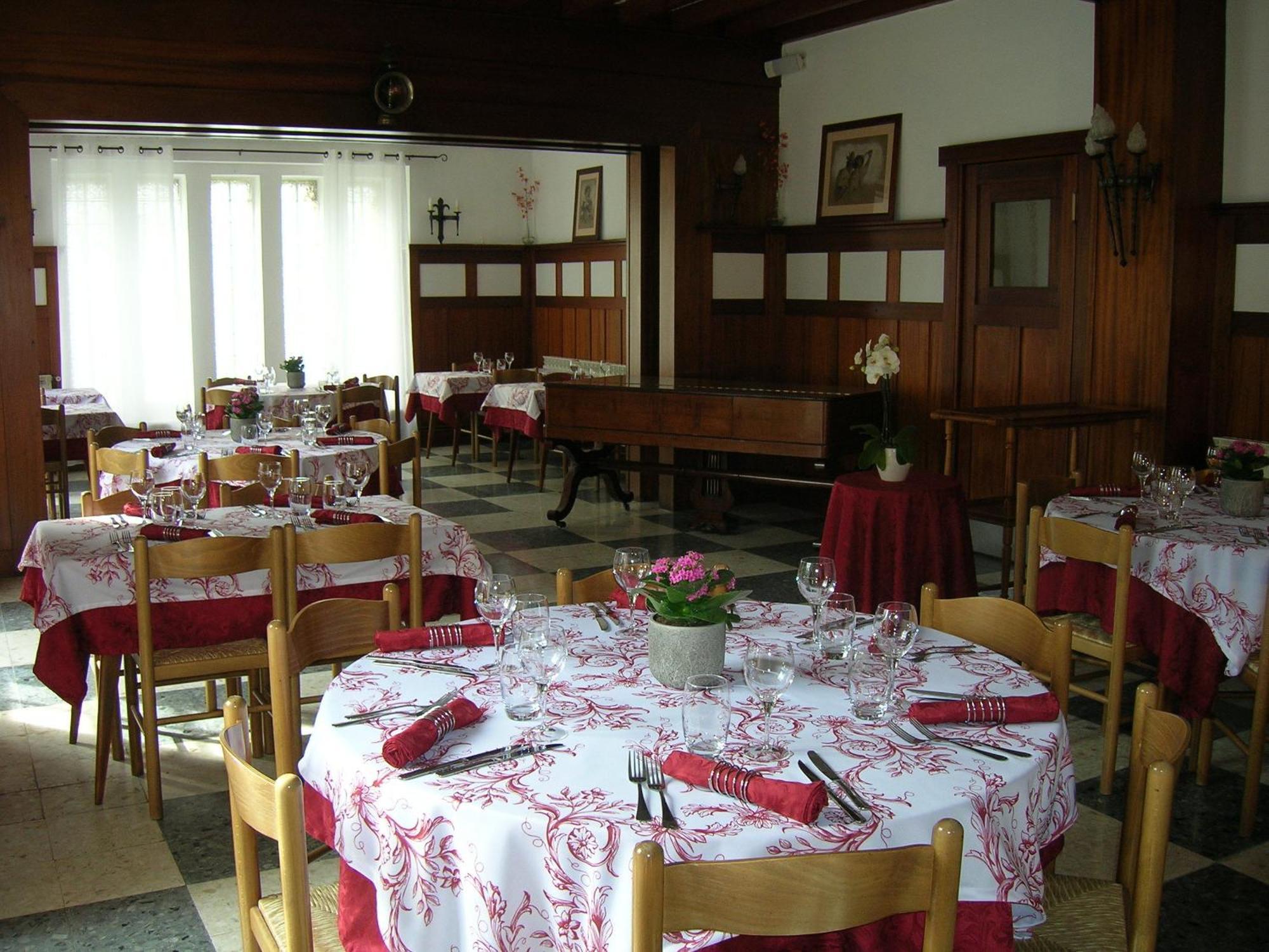 Le Relais De Ceilhes Hotell Exteriör bild